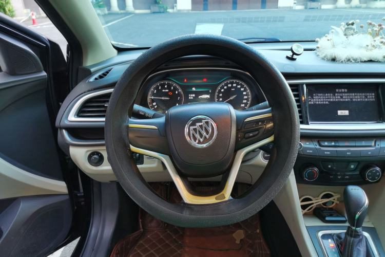 Used Buick GT 2015 15N Automatic Elite Version Steering Wheel