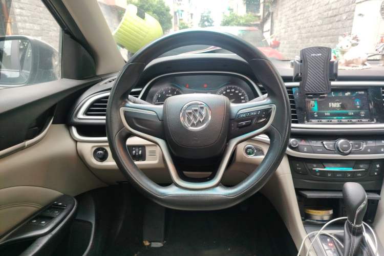 Used Buick GT 2015 15N Automatic Deluxe Edition Steering Wheel