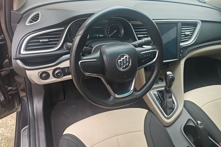 Used Buick GT 2015 15N Automatic Elite Version Steering Wheel
