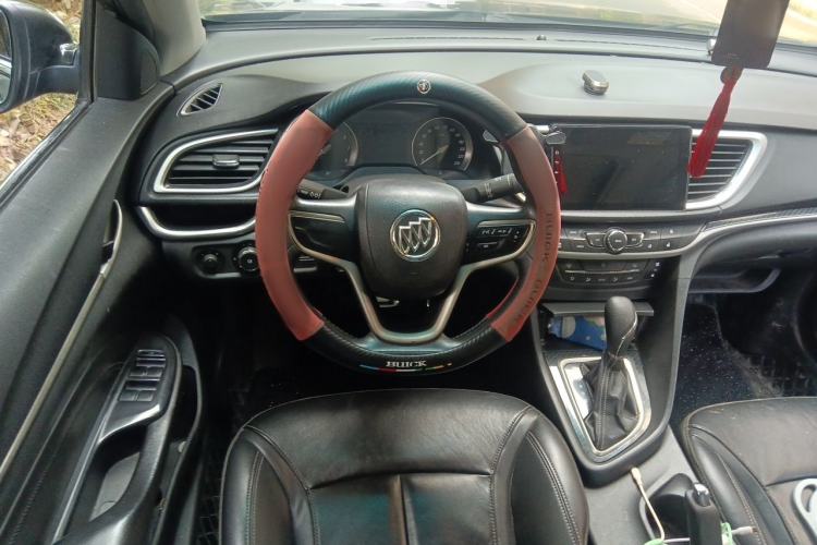 Used Buick GT 2015 15N Automatic Elite Version Steering Wheel