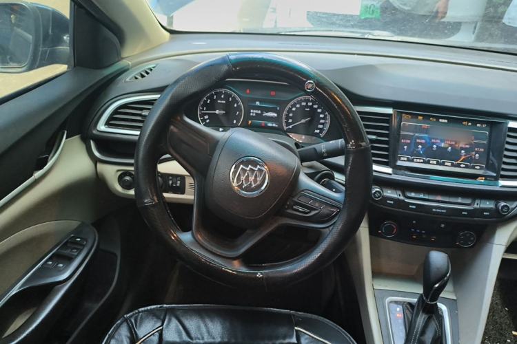 Used Buick GT 2015 15N Automatic Elite Version Steering Wheel