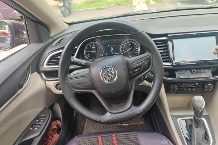 Used Buick GT 2015 15N Automatic Elite Version Steering Wheel