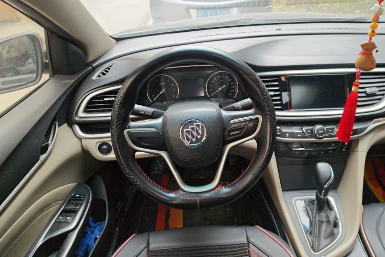 Used Buick GT 2015 15N Automatic Deluxe Edition Steering Wheel