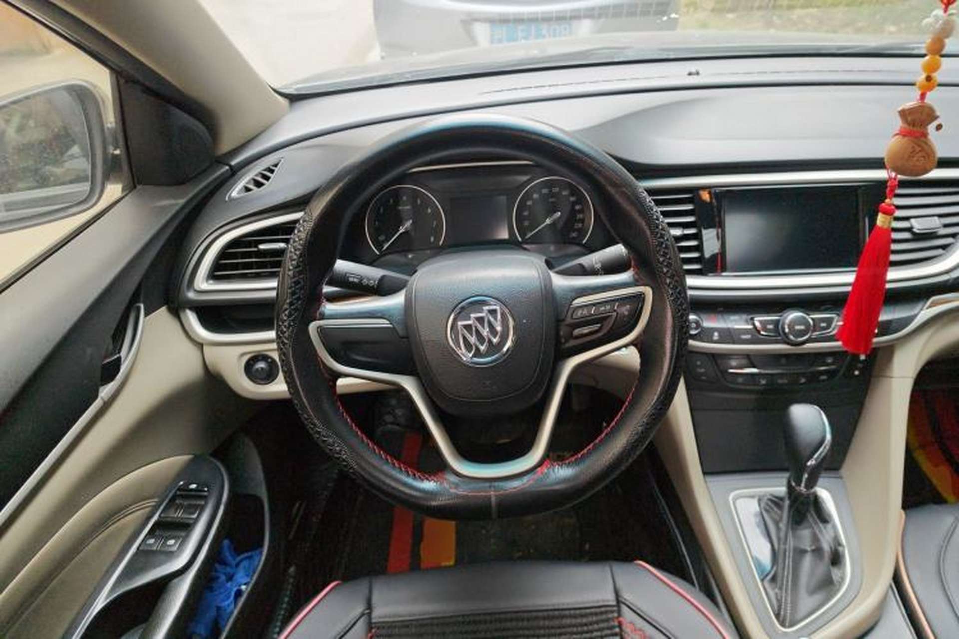 Used Buick GT 2015 15N Automatic Deluxe Edition Steering Wheel