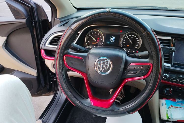 Used Buick GT 2015 15N Automatic Elite Version Steering Wheel