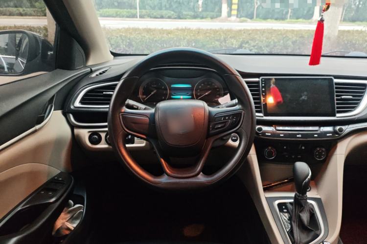 Used Buick GT 2015 15N Automatic Elite Version Steering Wheel