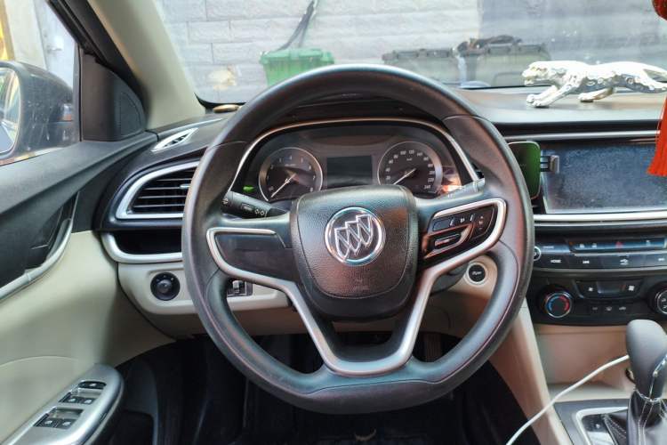 Used Buick GT 2015 15N Automatic Elite Version Steering Wheel