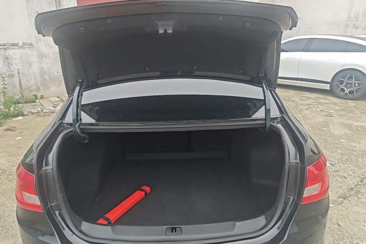 Used Buick GT 2015 15N Automatic Elite Version Trunk