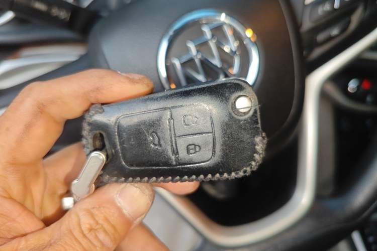 Used Buick GT 2015 15N Automatic Deluxe Edition Vehicle Key