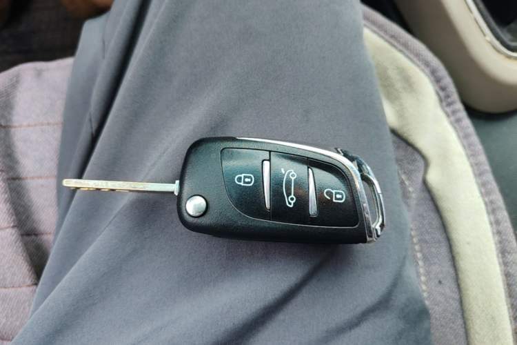 Used Buick GT 2015 15N Manual Entry-Level Trim Vehicle Key