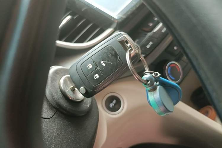 Used Buick GT 2015 15N Manual Entry-Level Trim Vehicle Key