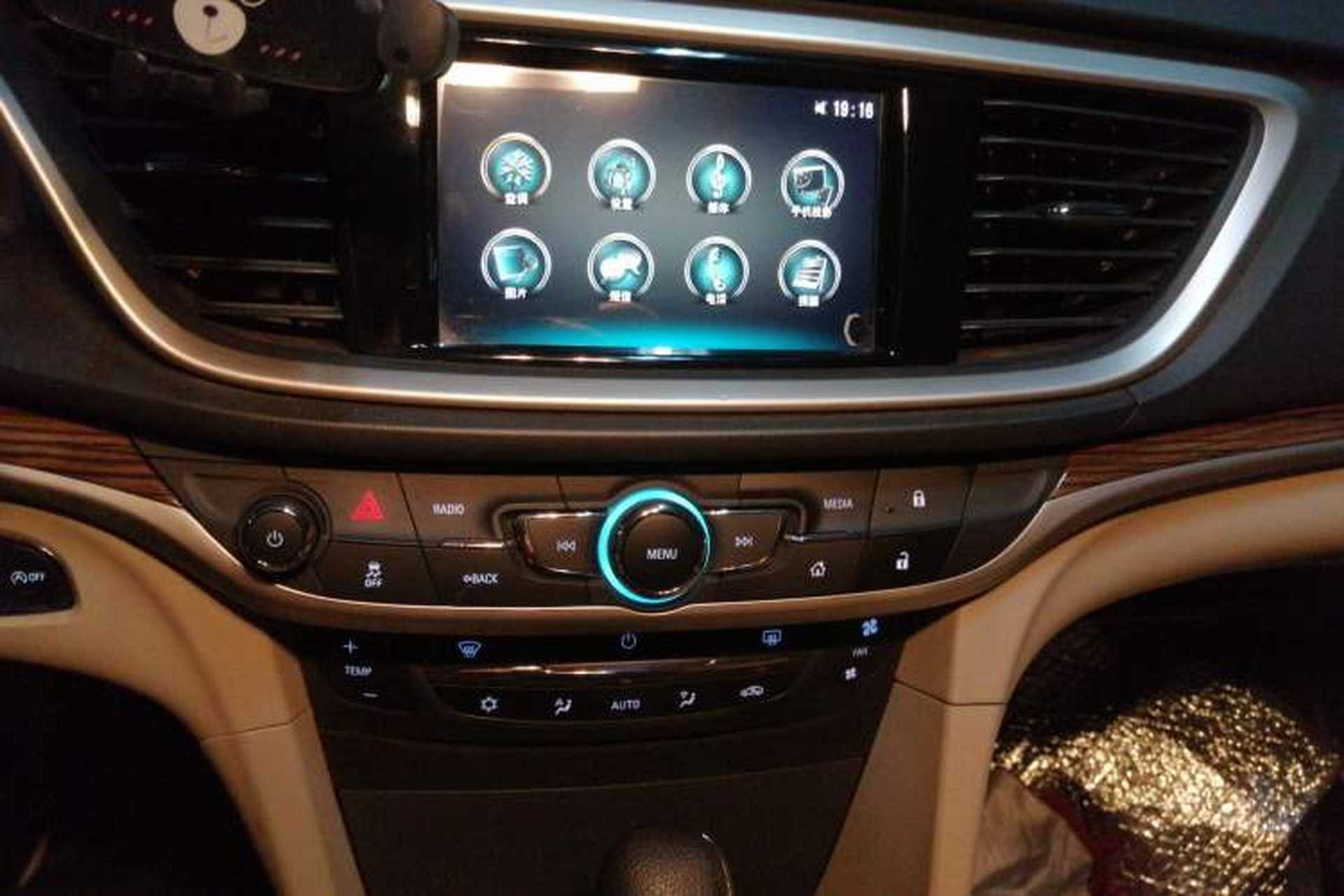 Used Buick GT 2015 15N Automatic Deluxe Edition Audio And AC Panel