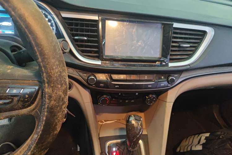 Used Buick GT 2015 15N Automatic Elite Version Audio And AC Panel