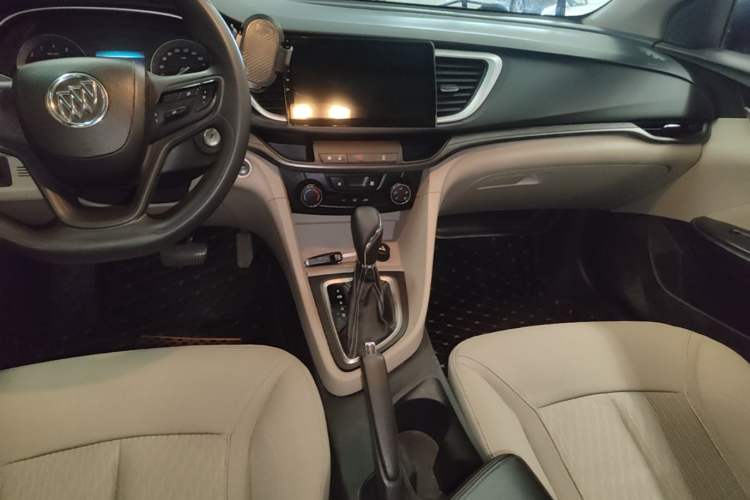 Used Buick GT 2015 15N Automatic Elite Version Audio And AC Panel