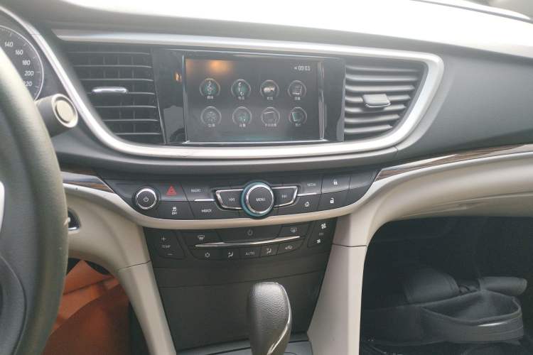 Used Buick GT 2015 15N Automatic Deluxe Edition Audio And AC Panel