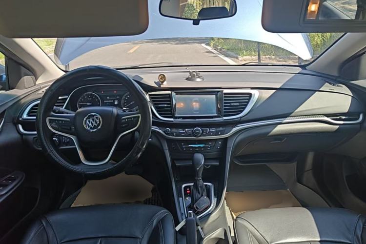 Used Buick GT 2015 18T Dual-Clutch Luxury Model Center Console