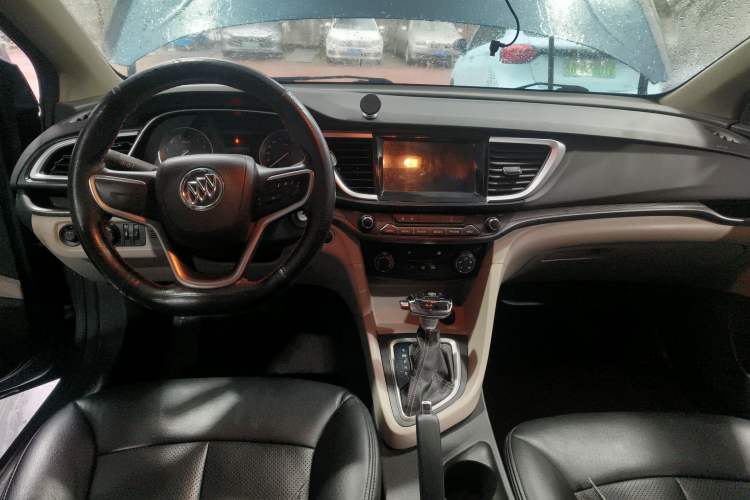 Used Buick GT 2015 15N Automatic Entry-Level Trim Center Console