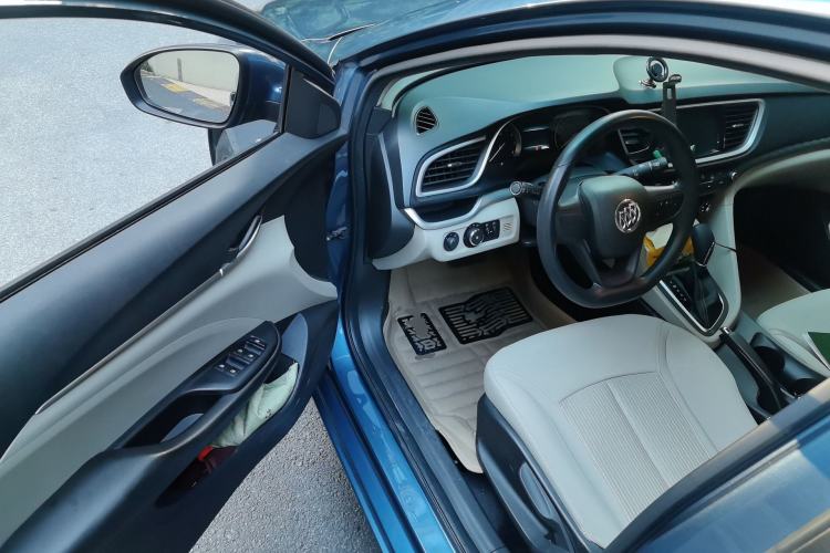 Used Buick GT 2015 15N Automatic Elite Version Driver Seat