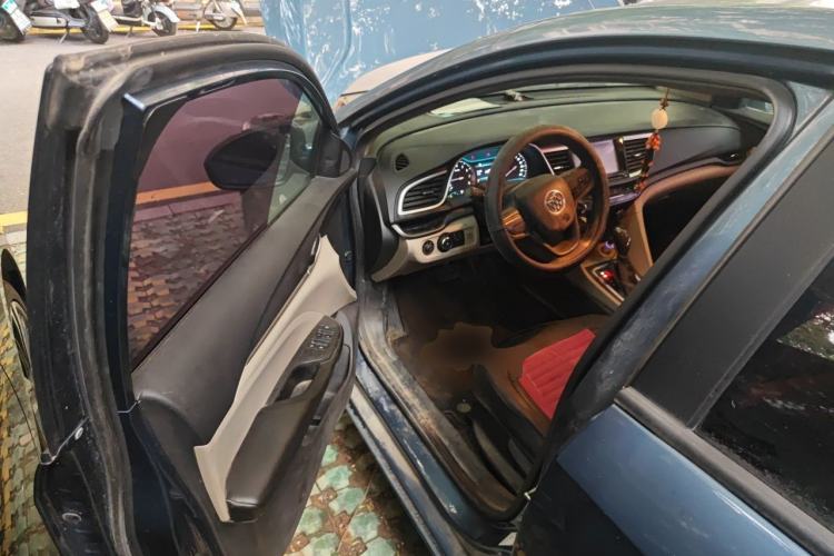 Used Buick GT 2015 15N Automatic Elite Version Driver Seat