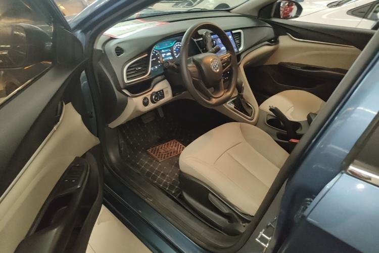 Used Buick GT 2015 15N Automatic Elite Version Driver Seat