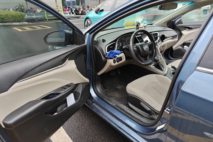 Used Buick GT 2015 15N Automatic Elite Version Driver Seat