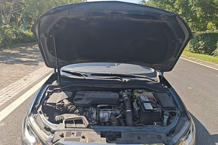 Used Buick GT 2015 18T Dual-Clutch Luxury Model Engine Bay