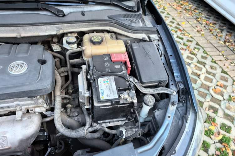 Used Buick GT 2015 15N Automatic Entry-Level Trim Engine Bay Left