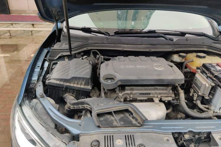 Used Buick GT 2015 15N Automatic Entry-Level Trim Engine Bay Right