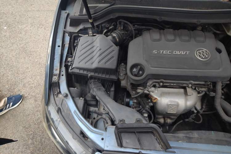Used Buick GT 2015 15N Manual Luxury Version Engine Bay Right