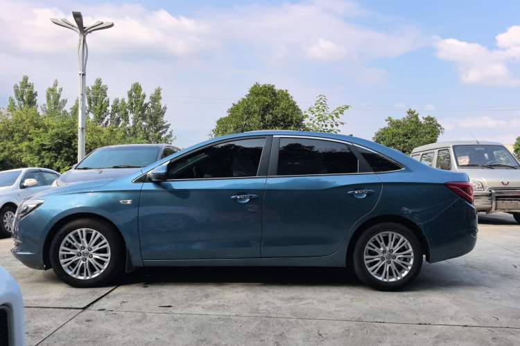Used Buick GT 2015 15N Automatic Elite Version Exterior 6