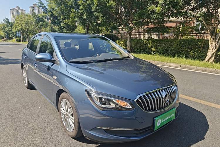Used Buick GT 2015 18T Dual-Clutch Luxury Model Front Right 45 Deg