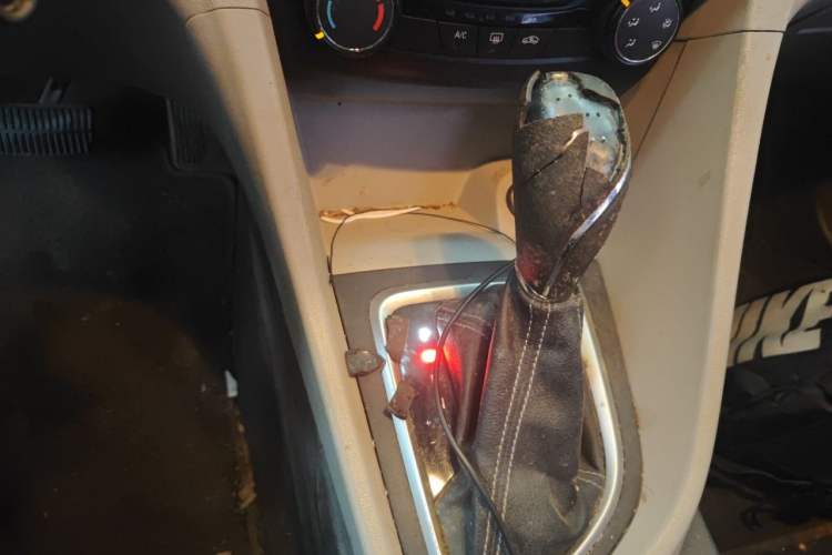 Used Buick GT 2015 15N Automatic Elite Version Gear Lever