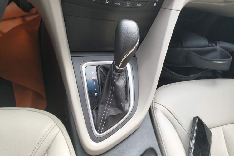 Used Buick GT 2015 15N Automatic Deluxe Edition Gear Lever
