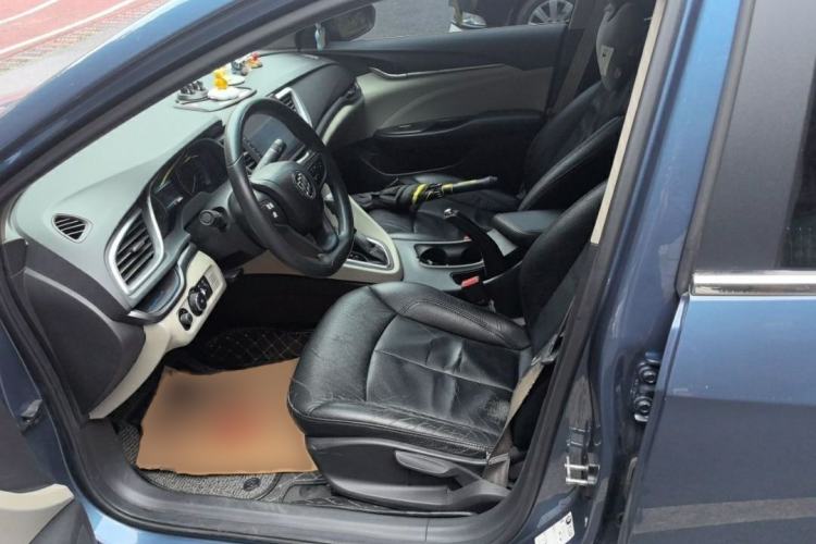 Used Buick GT 2015 15N Automatic Elite Version Interior 2