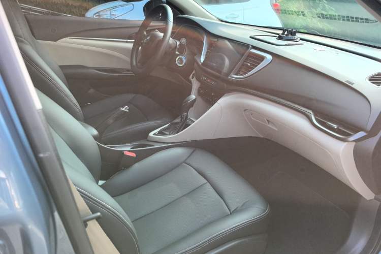 Used Buick GT 2015 15N Automatic Elite Version Interior 3