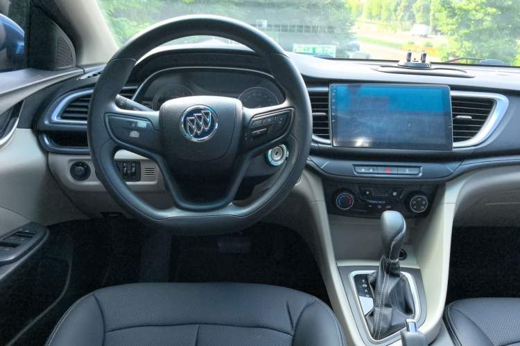 Used Buick GT 2015 15N Automatic Elite Version Interior 6