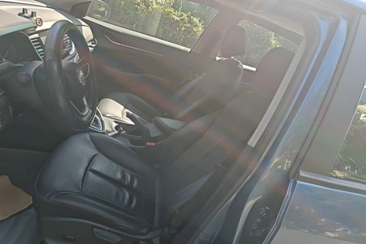 Used Buick GT 2015 18T Dual-Clutch Luxury Model Left Front Seat