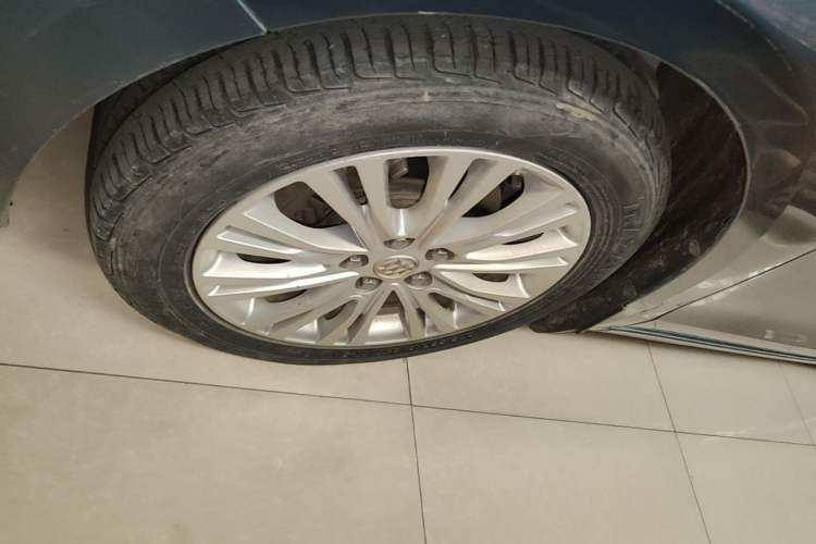 Used Buick GT 2015 15N Automatic Elite Version Left Front Wheel Hub