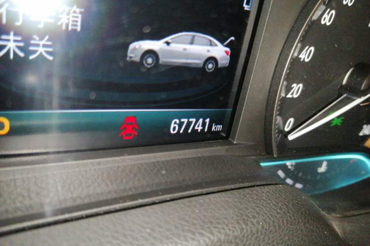 Used Buick GT 2015 15N Automatic Deluxe Edition Odometer Close Up