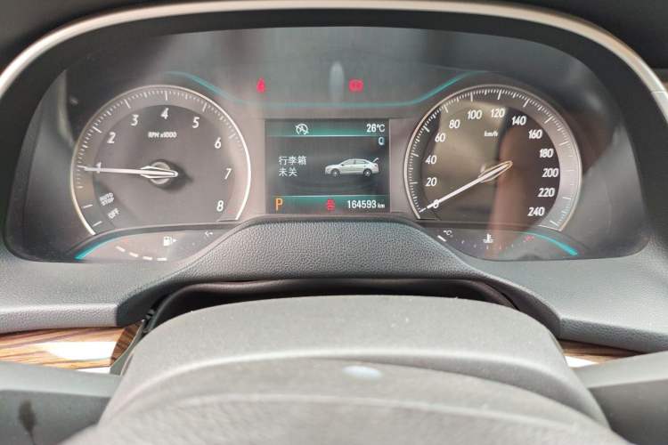 Used Buick GT 2015 15N Automatic Deluxe Edition Odometer Close Up