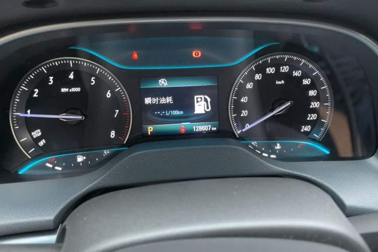 Used Buick GT 2015 15N Automatic Elite Version Odometer Close Up