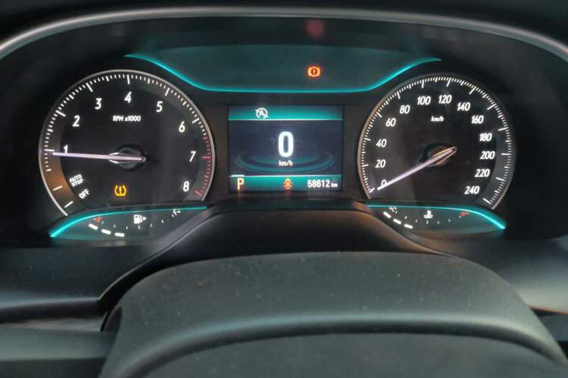 Used Buick GT 2015 15N Automatic Elite Version Odometer Close Up