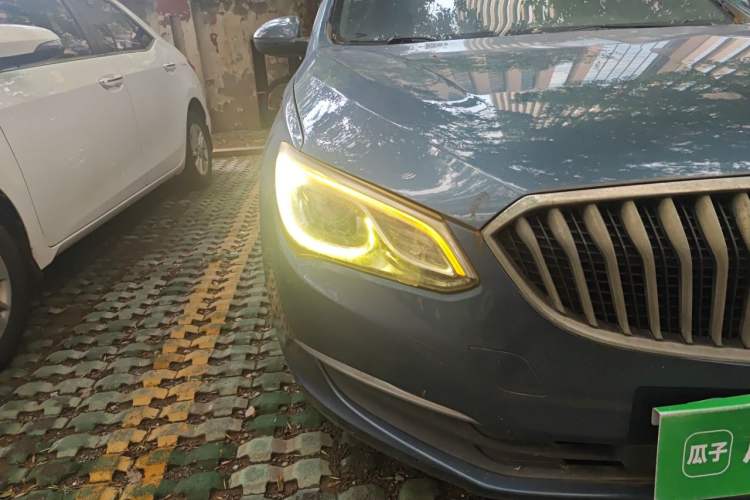 Used Buick GT 2015 15N Automatic Elite Version Right Front Headlight