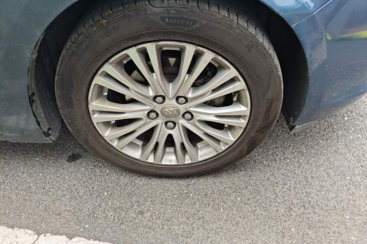 Used Buick GT 2015 15N Automatic Deluxe Edition Right Front Wheel Hub