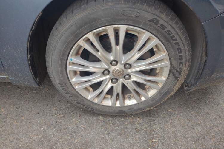 Used Buick GT 2015 15N Manual Luxury Version Right Front Wheel Hub