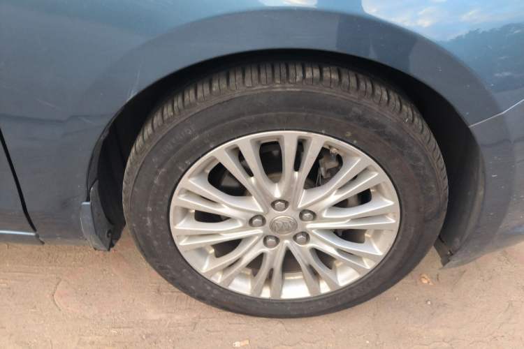 Used Buick GT 2015 15N Automatic Elite Version Right Front Wheel Hub