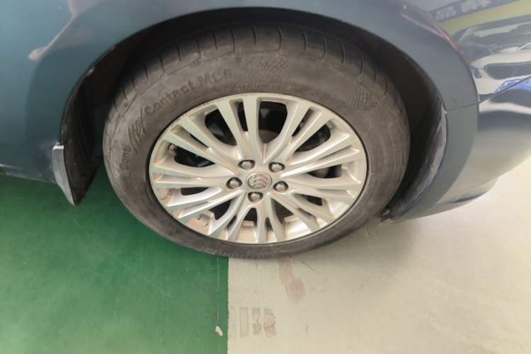 Used Buick GT 2015 15N Automatic Elite Version Right Rear Wheel Hub