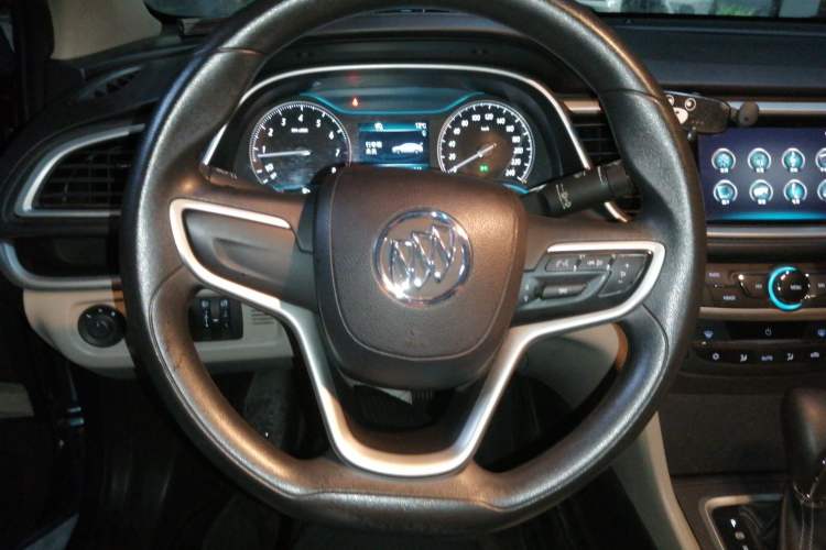 Used Buick GT 2015 15N Automatic Deluxe Edition Steering Wheel