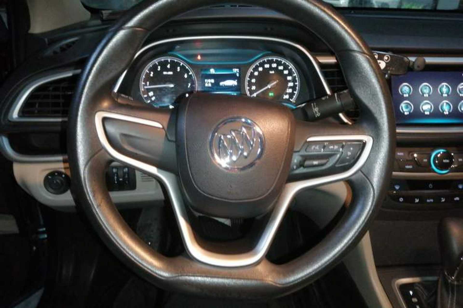 Used Buick GT 2015 15N Automatic Deluxe Edition Steering Wheel