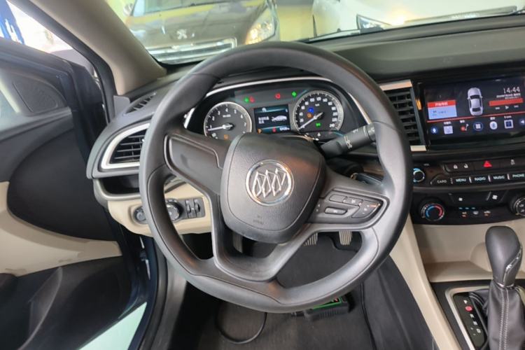 Used Buick GT 2015 15N Automatic Elite Version Steering Wheel
